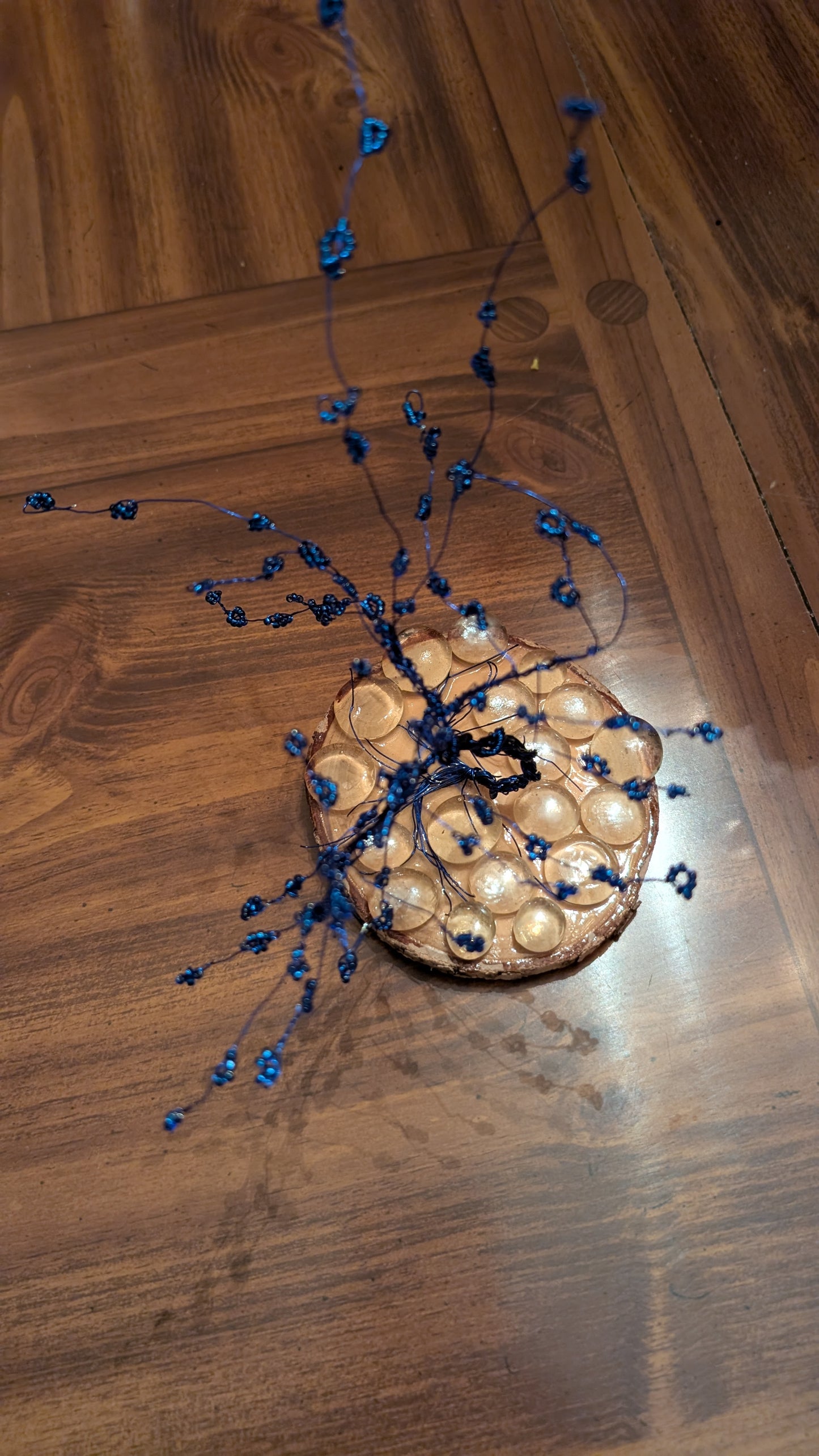 Blue wire tree